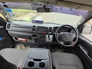 Toyota HiAce 2016 Black