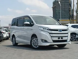 Toyota Noah 2019 Silver