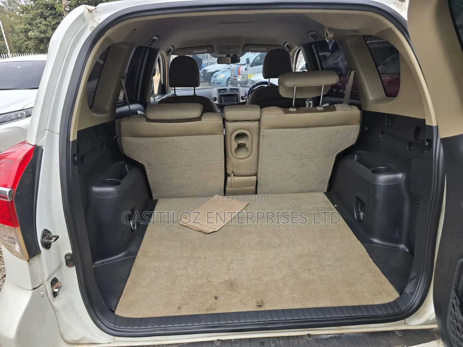 Toyota Vanguard 2012 White