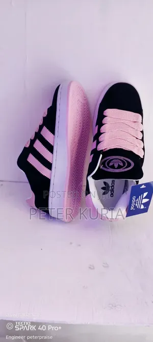 Authentic Adidas Campus Sneakers –