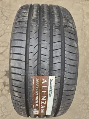 265 /35 R22 BRIDGESTONE TIRES (Japan)