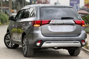 Mitsubishi Outlander 2.0 PHEV AWD 2019 Gray