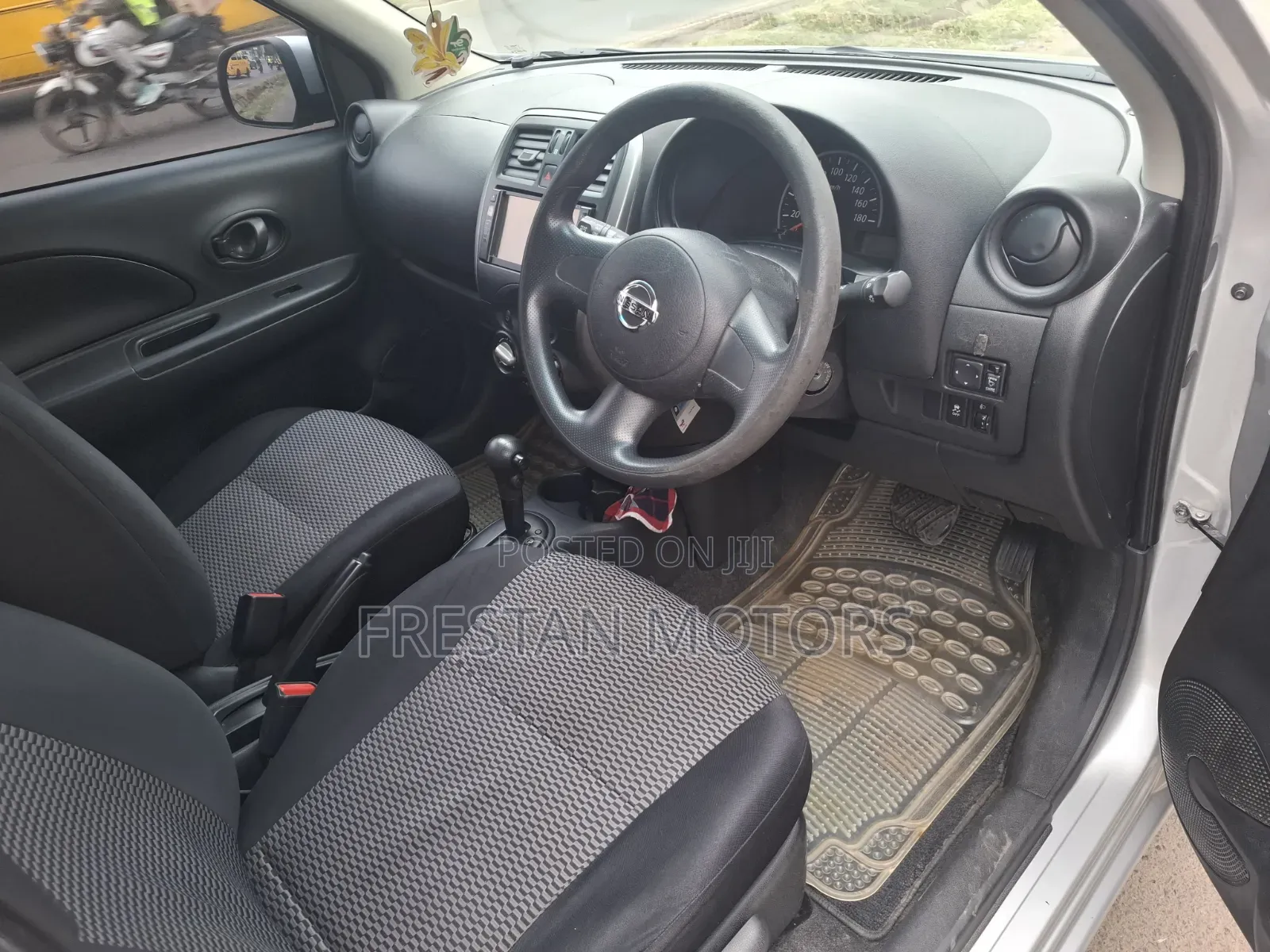 Nissan March 2015 Silver