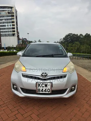 Toyota Ractis 2013