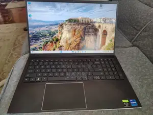 Laptop Dell Vostro 7510 32GB Intel Core i7 SSD 256GB