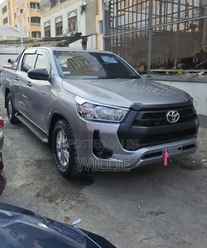 Toyota Hilux 2020 Silver