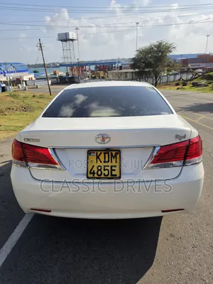 Toyota Crown 2016 White
