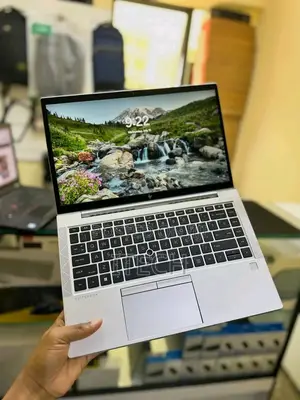 New Laptop HP EliteBook 840 G5 8GB Intel Core i7 SSD 256GB
