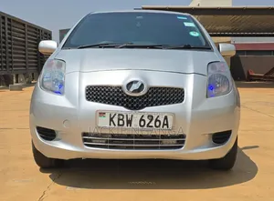 Toyota Vitz 2006 Silver