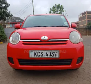 Toyota Sienta 2011 Red