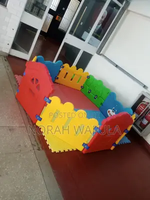 Kids Plastic Playpen With Soft Foam Mats – Excellent Condition