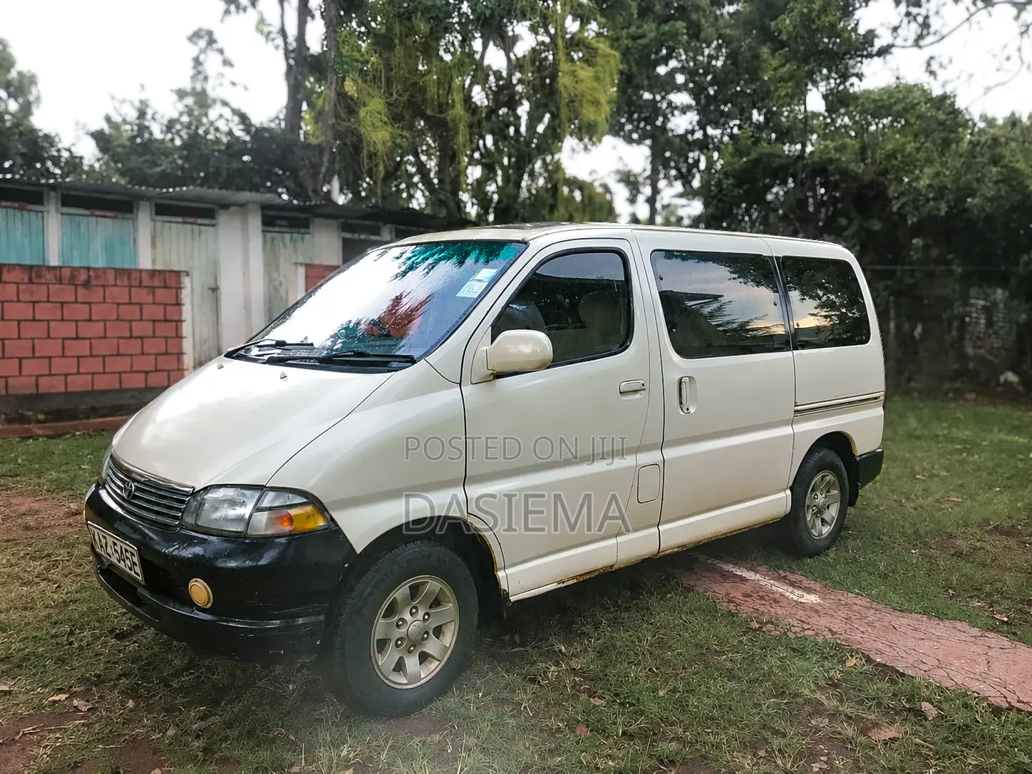 Toyota HiAce 1999 White