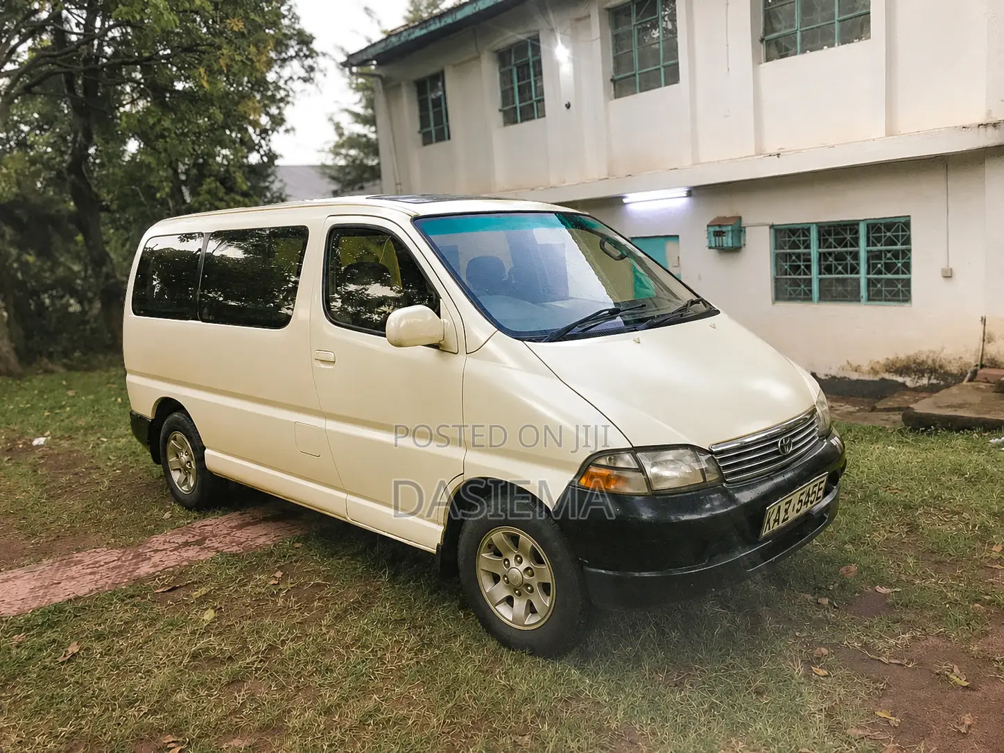 Toyota HiAce 1999 White