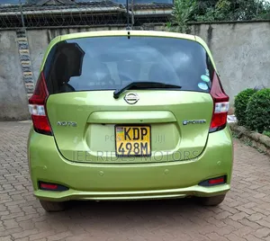 Nissan Note 2017 Green