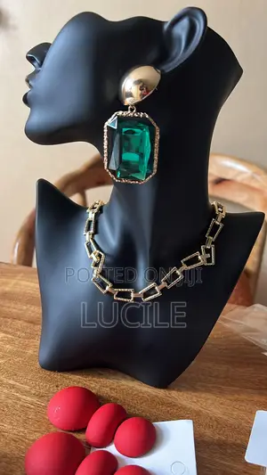 Emerald Green Earings