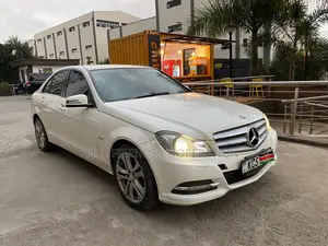 Mercedes-Benz C200 2011 Pearl
