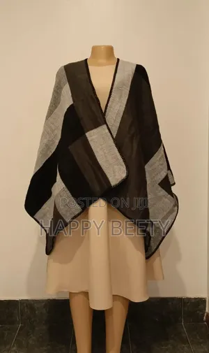 *Women's Geometric Wrap Shawl/Poncho*