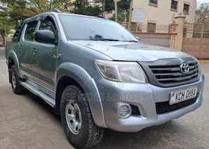 Toyota Hilux 2015 Gray