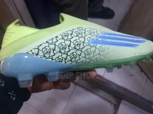 F50 Laceless Soccer Boots. Best Quality Soccer Boots.