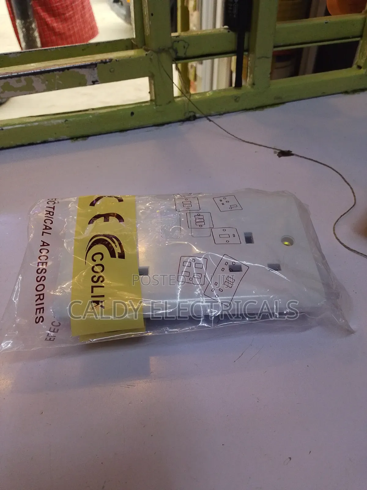 Twin Sockets Coslik 13A