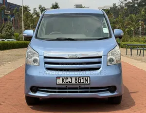 Toyota Noah 2009 Blue