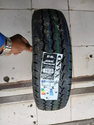 195R14C Onyx
