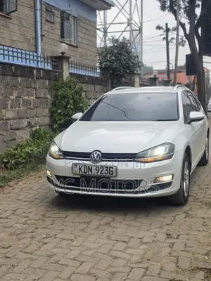 Volkswagen Golf TSI S 4-Door FWD 2016 White