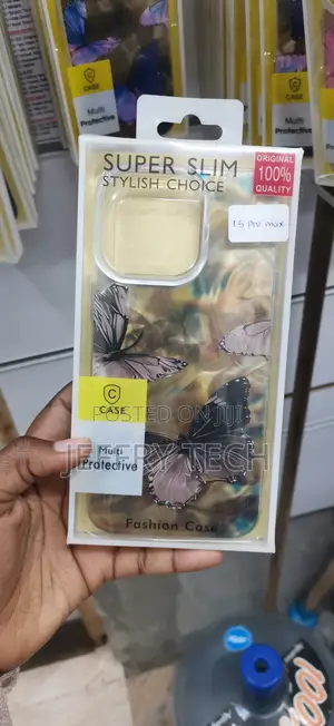 iPhone 15 Pro Max Super Slim Butterfly-Design Water Ripple Phone Case