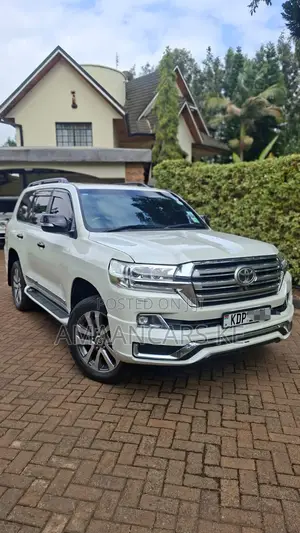 Toyota Land Cruiser 4.6 V8 ZX 2016 White