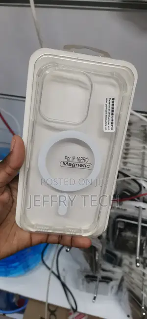 iPhone 16 Pro Clear Magnetic Protective Phone Case