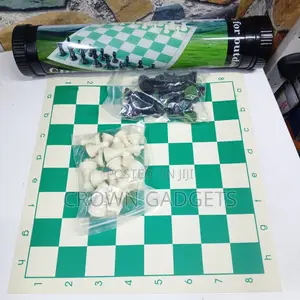 Standard Tournament Chess Set With Vinyl Board Pieces