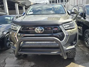 Toyota Hilux 2021 Gold
