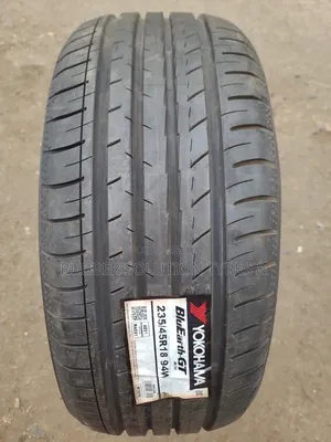 235 /45 R18 Yokohama Tyres 94w Bluearth Gt