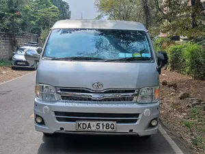 Toyota HiAce 2014 Silver