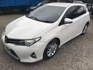 Toyota Auris 2012 White