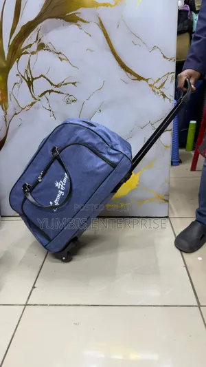 Travel Trolly Bags With a Foldable Trolley Handle at 2500