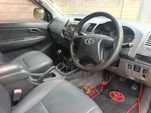 Toyota Hilux 2013 Black