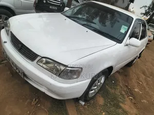 Toyota Corolla 2001 White