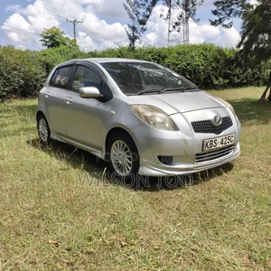 Toyota Vitz 2006 Silver