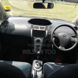 Toyota Vitz 2006 Silver