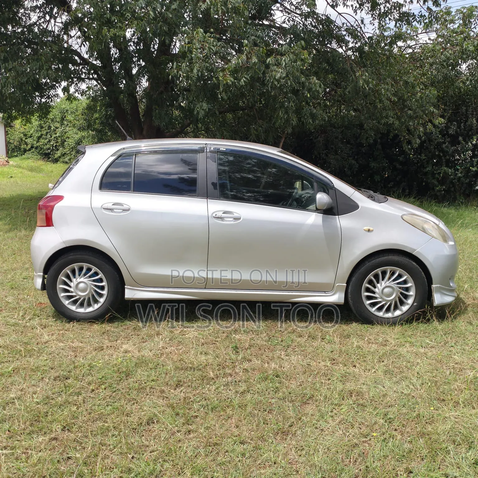 Toyota Vitz 2006 Silver