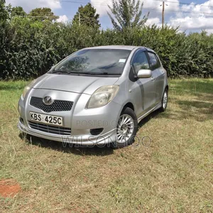 Toyota Vitz 2006 Silver
