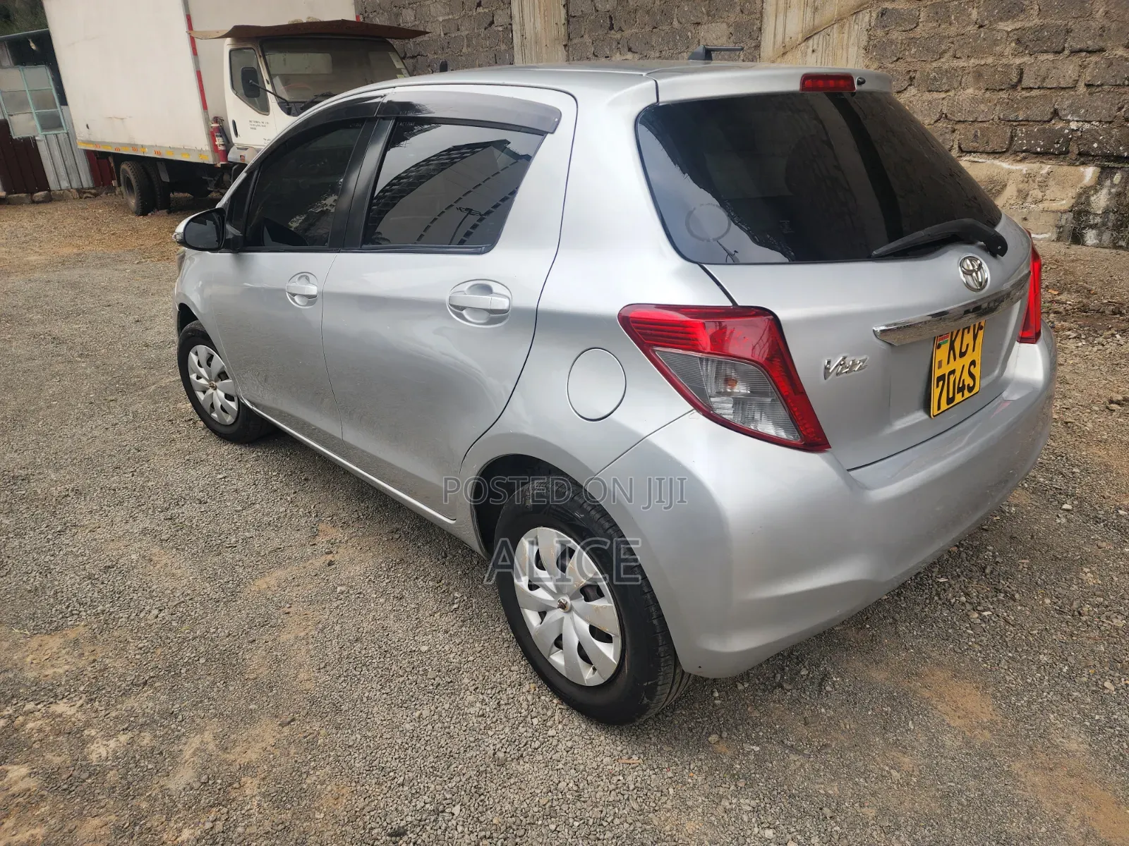 Toyota Vitz 2012 Silver