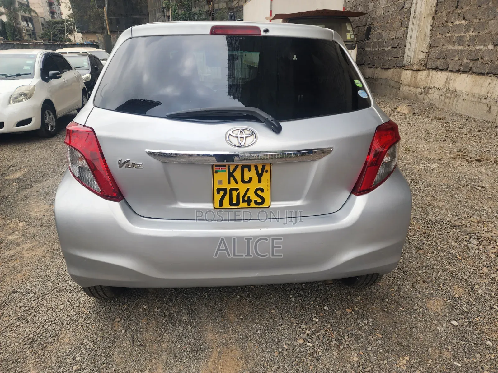 Toyota Vitz 2012 Silver