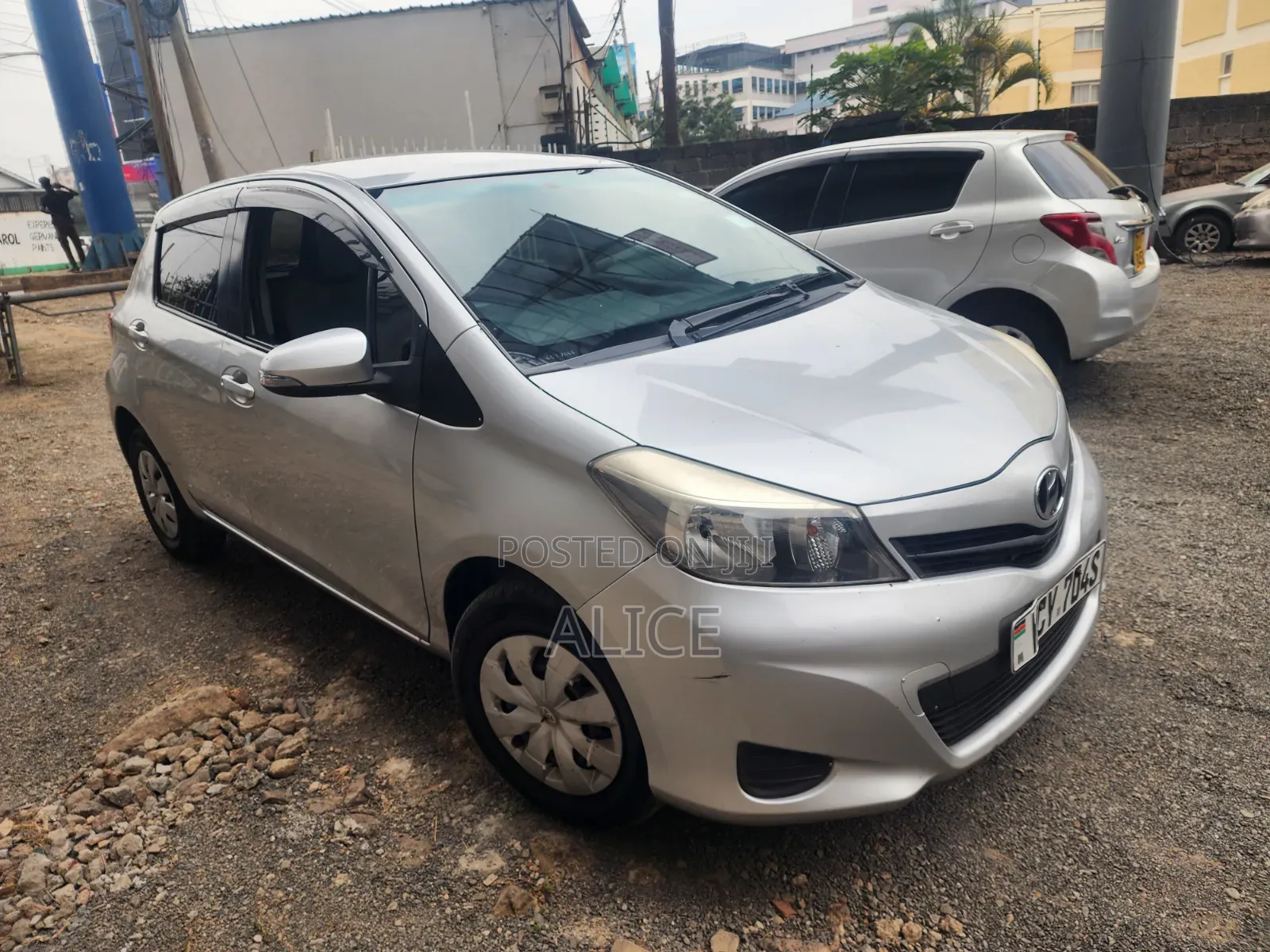 Toyota Vitz 2012 Silver