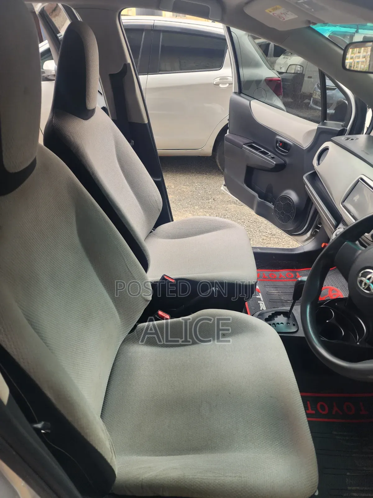 Toyota Vitz 2012 Silver