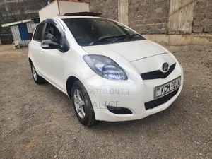 Toyota Vitz 2009 White