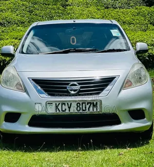 Nissan Latio 1.2 2013 Silver