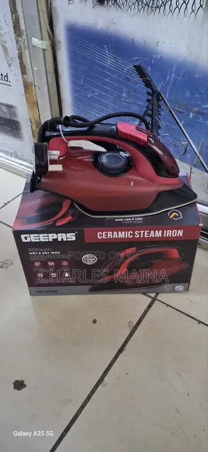 Geepers Iron Box