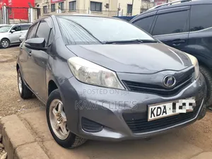 Toyota Vitz 2013 Gray